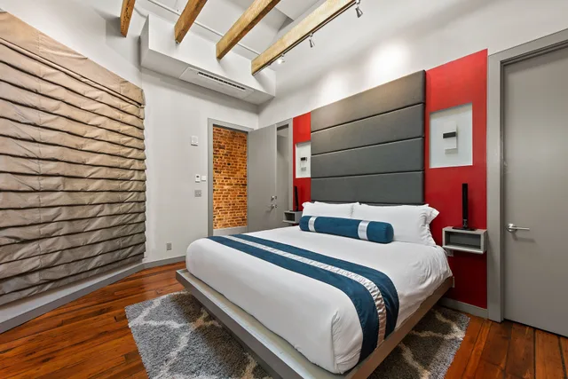 3 Bedrooms, Exclusive, Suite, 1 Queen and 2 King Beds, Pool Access، The Natchez Vacation Rentals 2/10