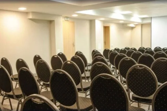 TeoDorka Med & Spa، تورون 33/41