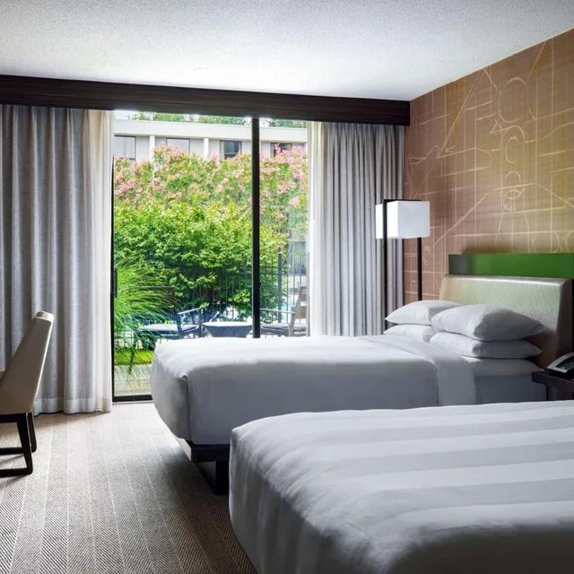 غرفة بسريرين مزدوجين بشرفة، Marriott Bethesda 1/7