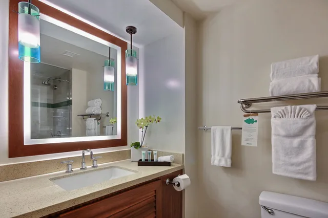 غرفة بسرير كينج بإطلالة جزئية على البحر، The Ritz-Carlton O ahu, Turtle Bay 3/3