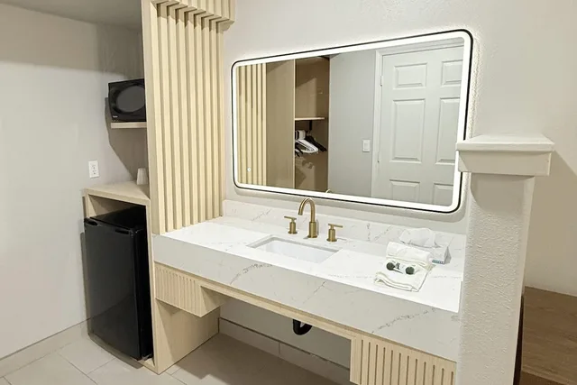 غرفة بسرير كوين لذوي الإعاقة، Rodeway Inn Winnemucca NV 5/6