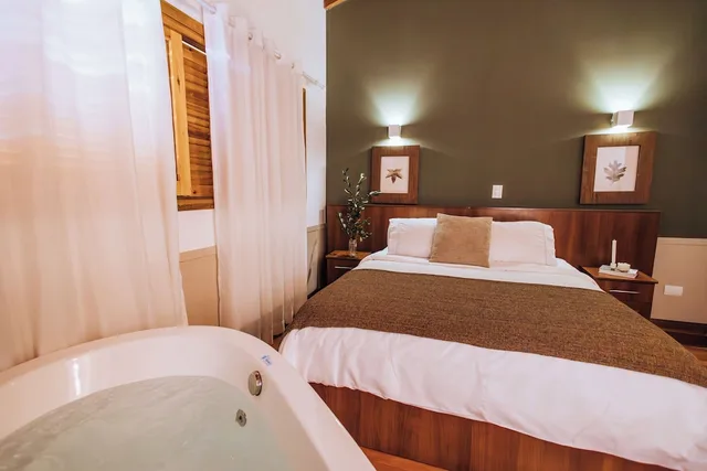 غرفة ديلوكس بسرير كوين بحوض جاكوزي، Hotel Pousada Bella Locanda 7/9
