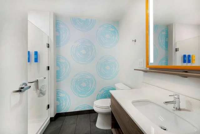 غرفة قياسية بسريرين كوين، Tru by Hilton Wilmington Wrightsville Beach 6/7