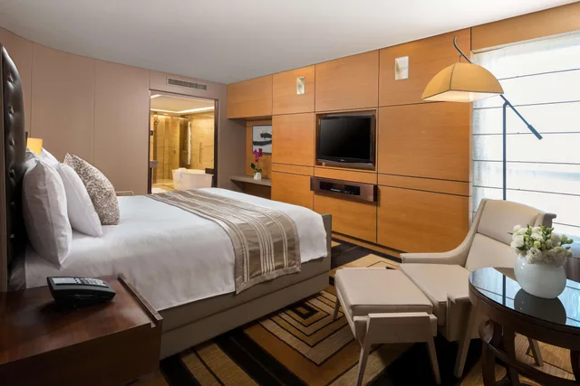 جناح تنفيذي بسرير كينج مع دخول صالة النادي، Hilton Beijing Wangfujing 2/4
