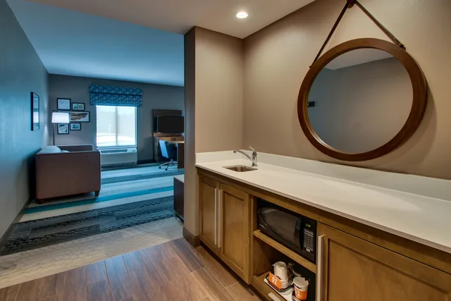 استوديو بسريرين كوين، Hampton Inn And Suites Southport 4/4