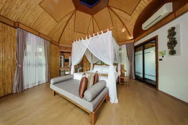 فيلا بسرير كينج بجاكوزي، Aonang Fiore Resort 4/10