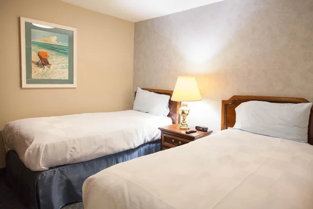 Private, Suite, 1 King and 2 Double Beds، Red Jacket Beach Resort Spa 2/10