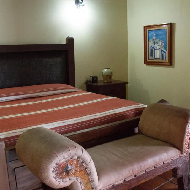غرفة بسرير كوين بشرفة، Hacienda Del Gobernador 2/5