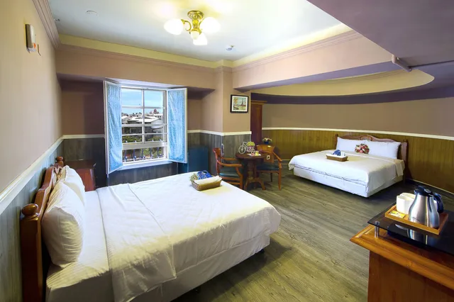 غرفة قياسية ثلاثية بسرير مزدوج وسرير فردي، Hotel de Trianon 7/10
