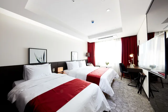 غرفة ديلوكس عائلية بسرير مزدوج وسرير فردي، Ramada by Wyndham Yongin 3/6