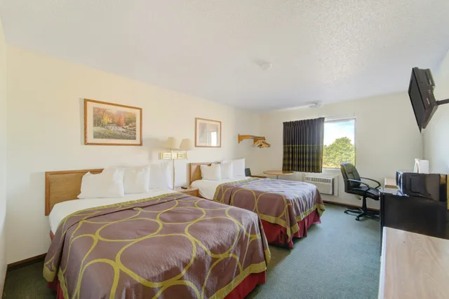 غرفة بسريرين مزدوجين للمدخنين، Capital O Amerihost Inn and Suites Kingdom City Hwy 54 MO 2/5