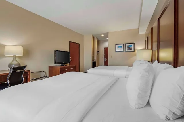 غرفة قياسية بسريرين كوين، Comfort Inn and Suites Seguin, TX 3/6