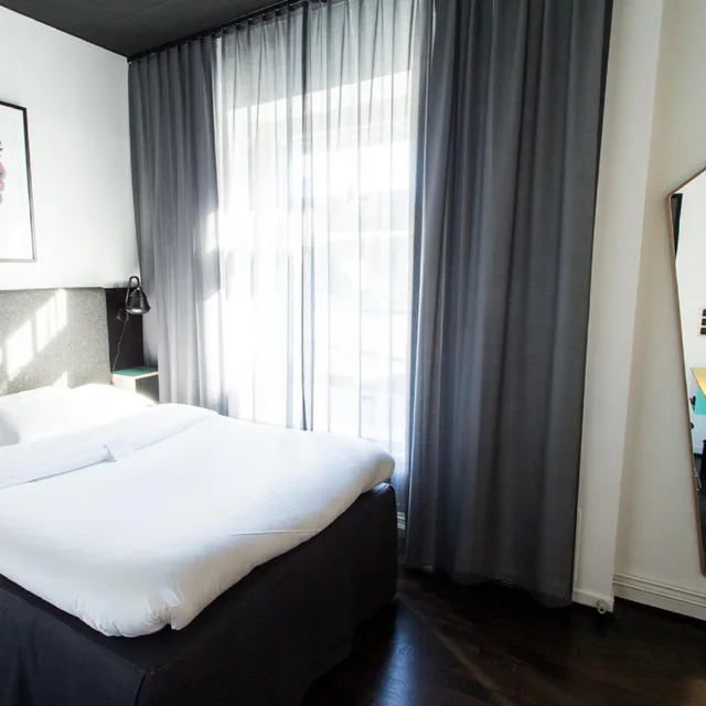 غرفة كبيرة مفردة بسرير مزدوج، Hotel Flora 4/9