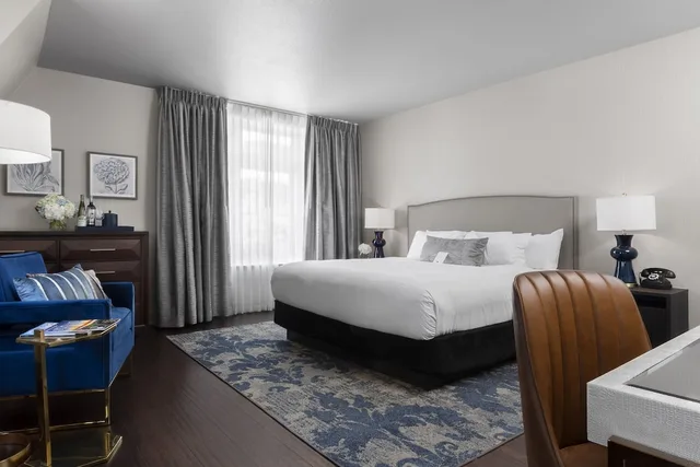 غرفة بسرير كوين، Seven Gables Inn 2/3