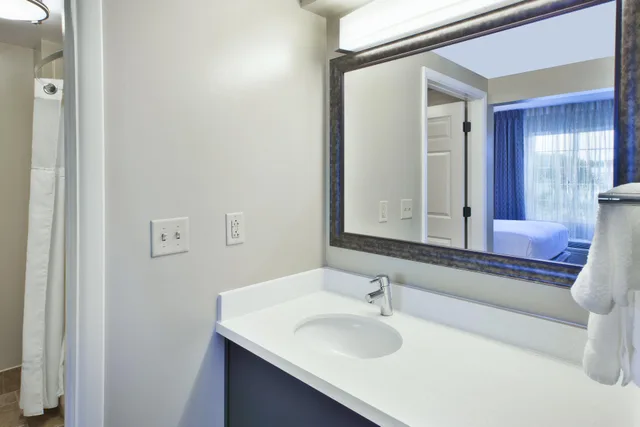 2 Bedrooms, Suite, Staybridge Suites Cleveland Mayfield Heights Beachwood 4/4