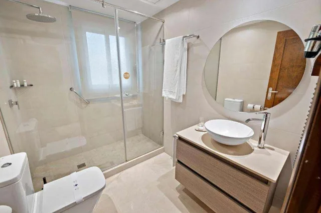 جناح غراند بغرفتي نوم بجاكوزي، Wyndham Grand Costa del Sol 3/6