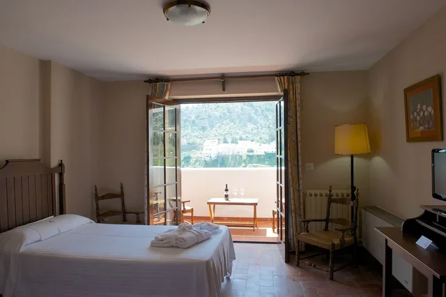غرفة بسريرين منفصلين بشرفة بإطلالة، Hotel Villa De Grazalema 4/10
