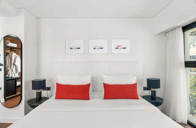 جناح جونيور بسرير كوين، The Athenaeum Luxury Experience Hotel 2/5