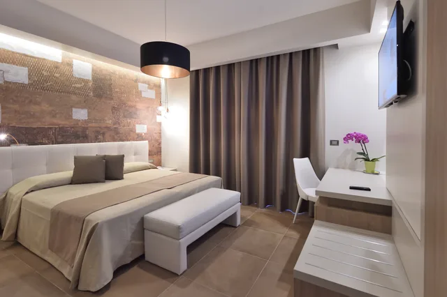 Deluxe, Double Bed, Pietra Di Luna 1/2