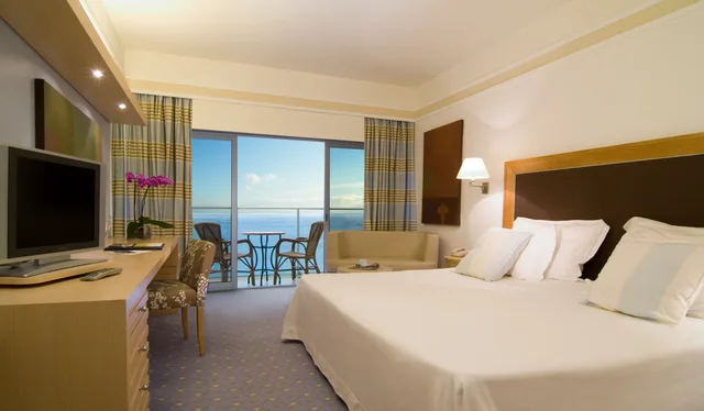 غرفة كلاسيكية مفردة بإطلالة على البحر، Pestana Carlton Madeira 2/5