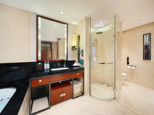 Room, King Bed, Crowne Plaza CHENGDU WEST 7/7