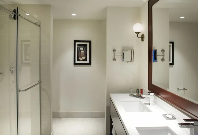 غرفة بسريرين كوين مع أريكة لذوي الإعاقة، Marriott Syracuse Downtown 5/5