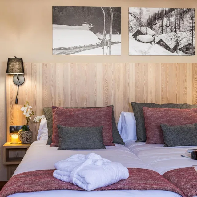 Interior, Double Bed, Hotel Grand Pas 6/10