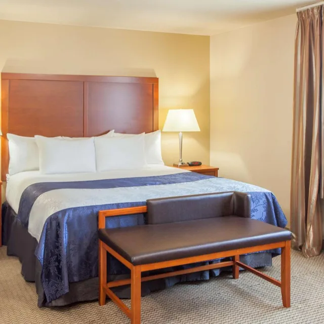 جناح لذوي الإعاقة، Baymont by Wyndham Grand Forks 3/9