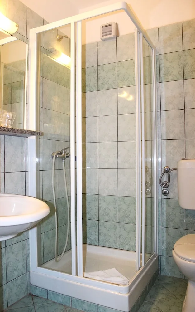 غرفة قياسية بسرير مزدوج بشرفة، Centinera Resort 2/2