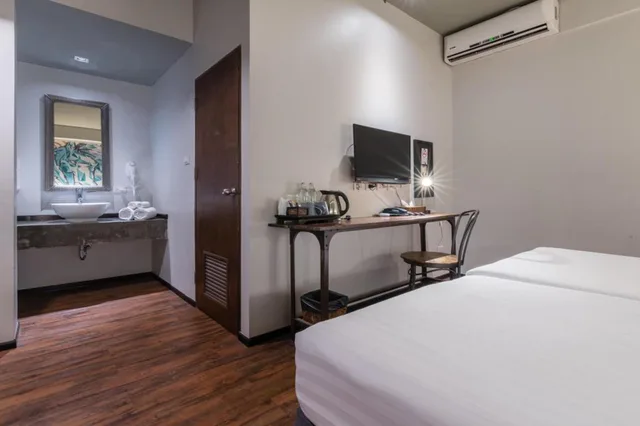 Standard, Double Bed, No Window، Cacha Hotel 4/5