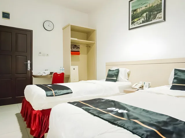غرفة فاخرة ثلاثية بسرير مزدوج وسرير فردي، Townhouse Oak Ilir Timur I Near Ptc Mall 1/1