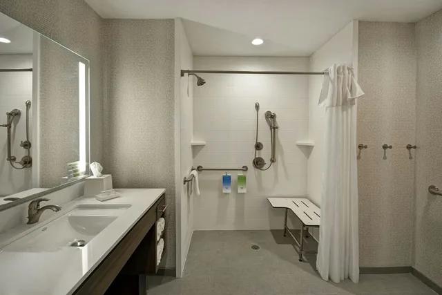 استوديو بسرير كينج لذوي الإعاقة، Home2 Suites Troy Oh 4/8