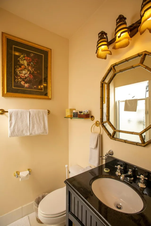 Junior Suite, King Bed, The Washington Square Inn 8/10