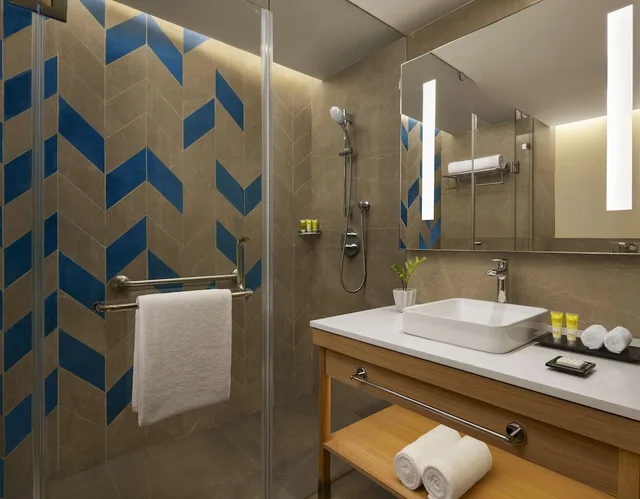 Room, King Bed, Sofa, Hyatt Place Jaipur Malviya Nagar 4/4