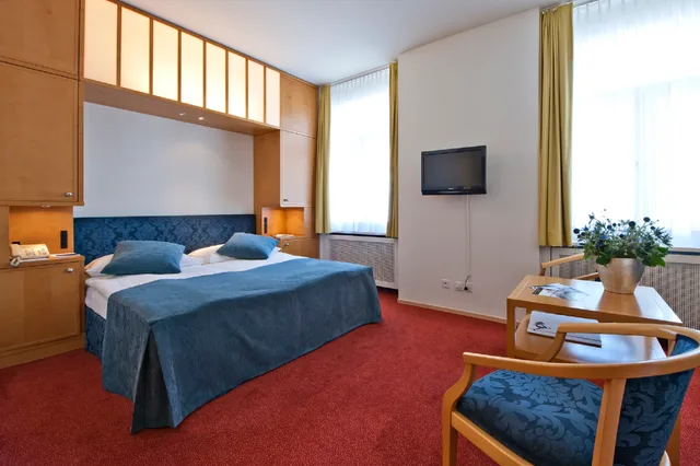 غرفة بسرير مزدوج بإطلالة، Schweizerhof Swiss Quality Hotel 1/1