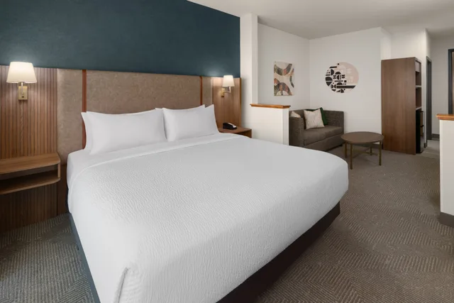 جناح تنفيذي بسرير كينج، Holiday Inn Laramie 2/5