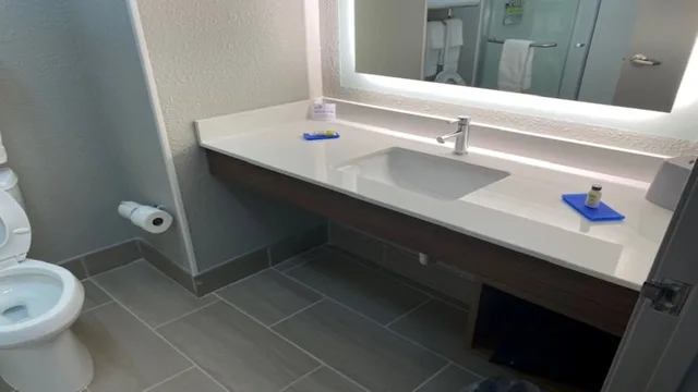 غرفة قياسية بسرير فردي، Holiday Inn Express Hotel And Suites Enterprise 5/9
