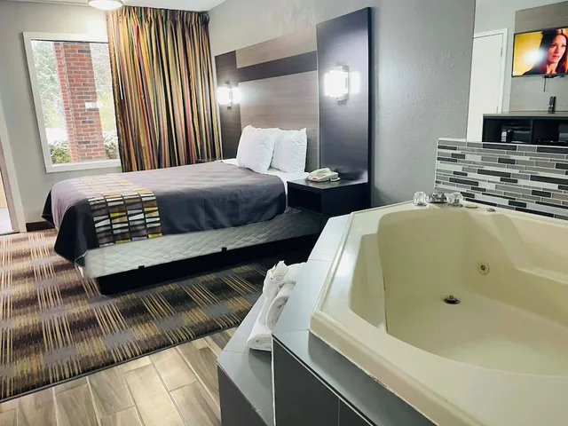 جناح بسريرين مزدوجين بمطبخ صغير للمدخنين، Travelodge by Wyndham Sellersburg / Louisville North 5/10