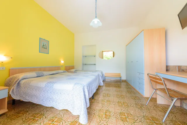 غرفة رباعية، HOTEL CELESTE 1/3