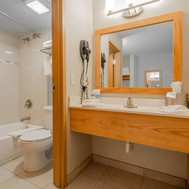 Spa, Suite, King Bed, Ocean View، Holiday Inn Resort South Padre Island Beach Front 4/4