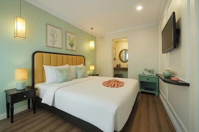 غرفة كلاسيكية بسرير كوين، Omina Hanoi Hotel 3/3
