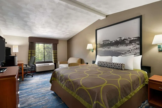 غرفة بسرير كينج، Super 8 by Wyndham West Greenwich/Providence 1/3