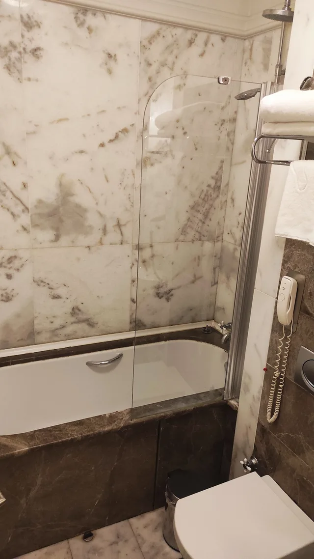 غرفة كومفورت ركنية بسرير كوين، Corinne Hotel 6/9