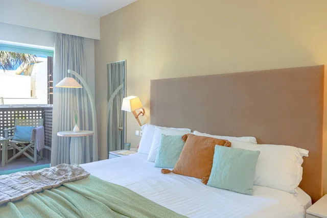 غرفة قياسية بسرير مزدوج بإطلالة على الحديقة، GRAND BAY BEACH RESORT KOLYMBARI 2/8