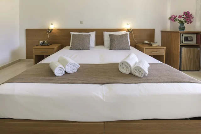 غرفة قياسية بسرير مزدوج أو سريرين منفصلين بإطلالة على الجبل، Sami Beach Hotel 1/10