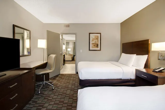 جناح تنفيذي بسرير مزدوج، Embassy Suites by Hilton Jacksonville Baymeadows 2/3