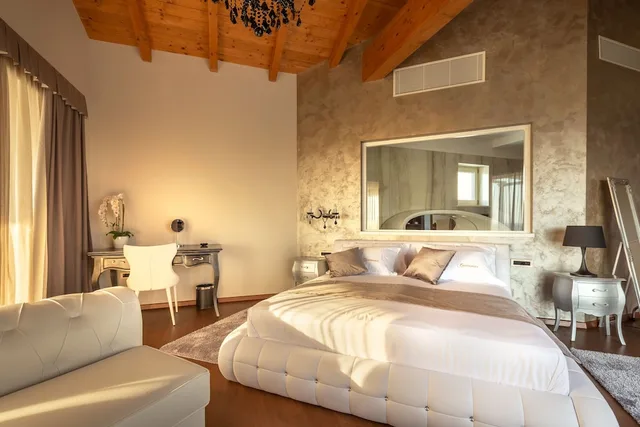 جناح ديلوكس بسرير كينج بإطلالة على البحر، Wine Residence Cattunar 1/3
