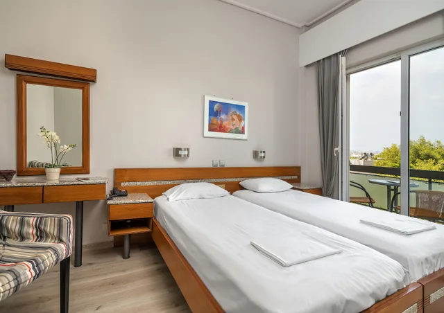 غرفة ثلاثية بسرير مزدوج مع أريكة، HOTEL PARK 2/5