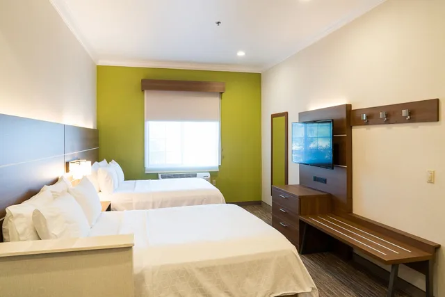 جناح بسريرين كوين، Holiday Inn Express Suites Davis University Area 1/7