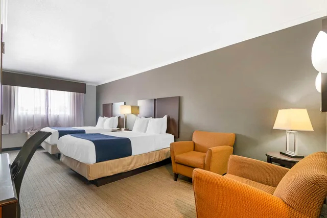 Room, 2 Queen Beds, Best Western Plus Olathe Hotel 3/6